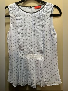 Elle Blue Pleated Sleeveless Blouse Pre-owned